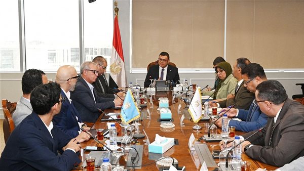 وزير الإسكان 