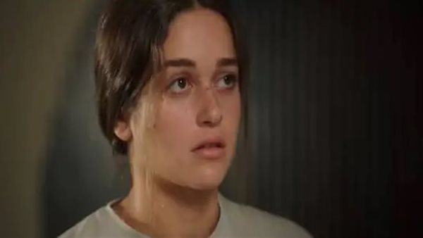 حكاية نور مكسور