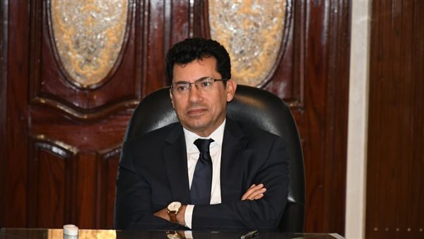 وزير الشباب والرياضة