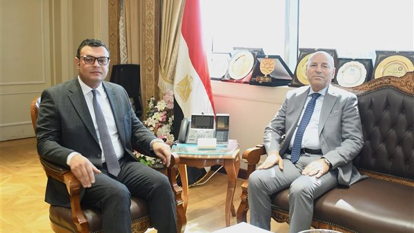 وزير الإسكان 