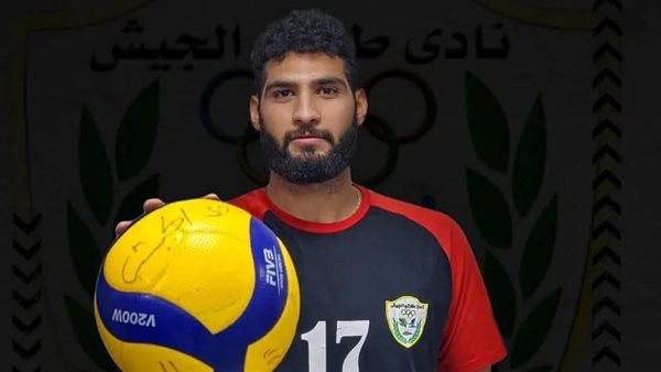أحمد أيمن لاعب الطائرة
