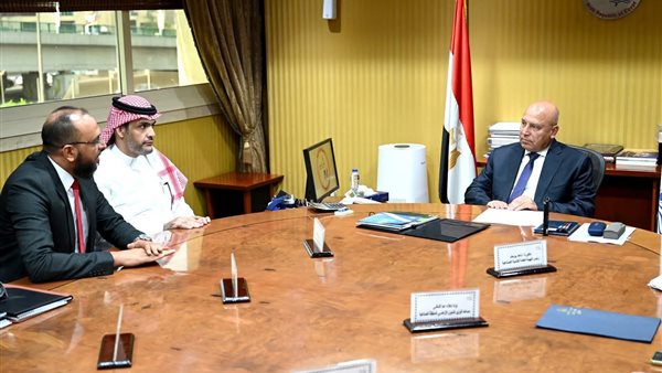 وزير الصناعة والنقل