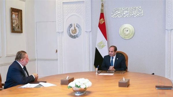 الرئيس السيسي ومحافظ