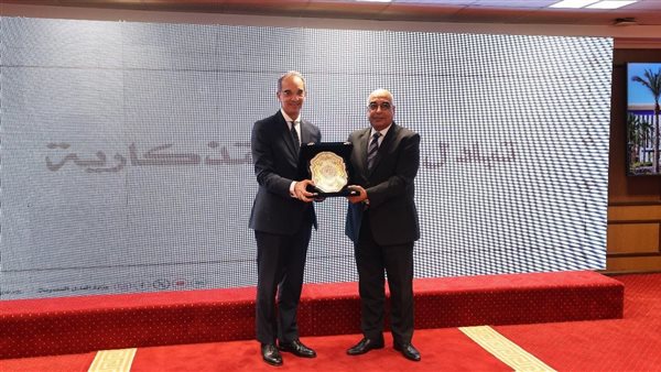 وزيرا الاتصالات والعدل