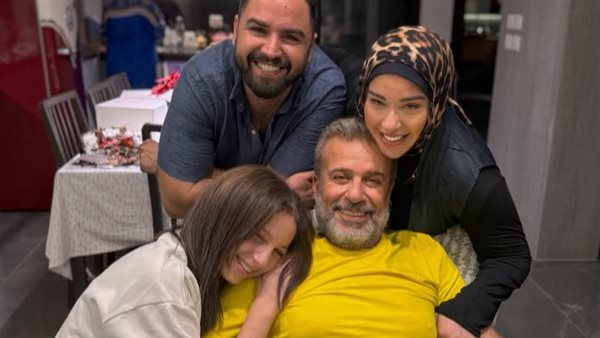 اسما شريف منير