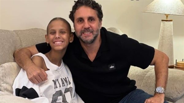 هشام ماجد وطفلة مصابة