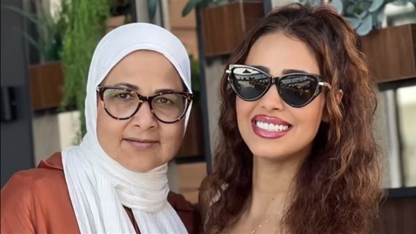 رنا سماحة ووالدتها