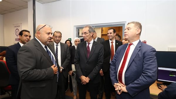 جانب من زيارة وزير