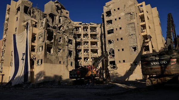 المبنى المتضرر جراء