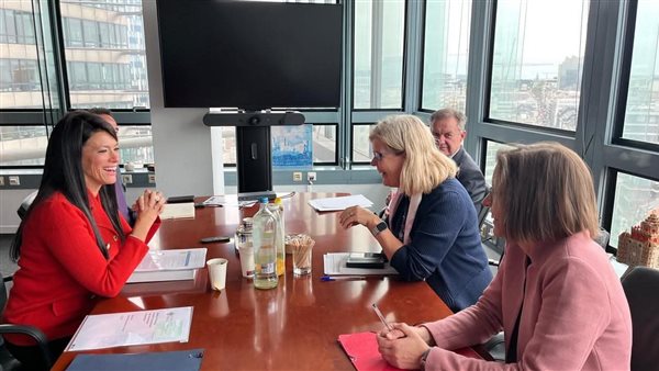 وزيرة التخطيط 