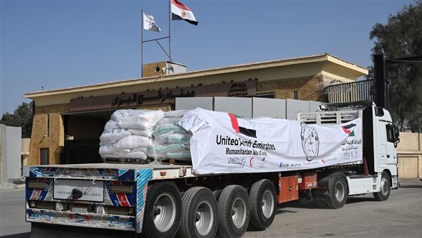 جانب من إيصال المساعدات