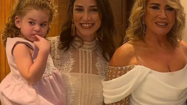 ايناس الدغيدي وابنتها