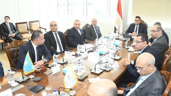 وزير الإسكان 