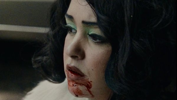 فيلم في البداية تحمر