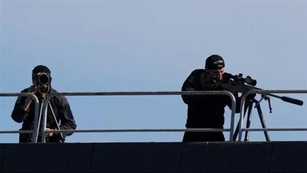 قناصة لحماية منتخب