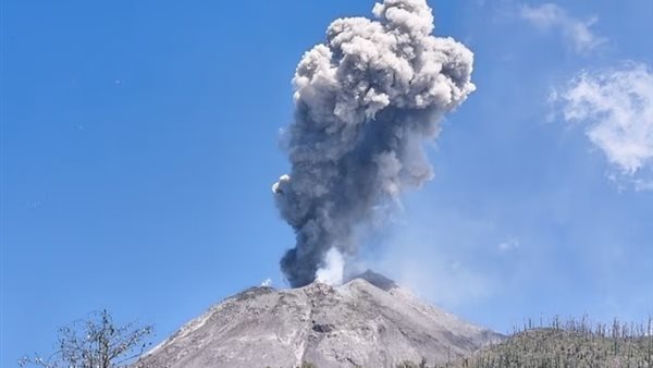 ثوران بركاني في إندونيسيا