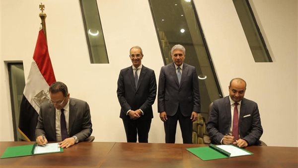 وزيرا السياحة والاتصالات