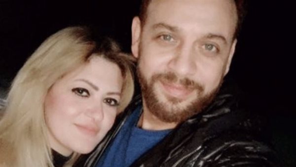  مصطفى قمر وزوجته