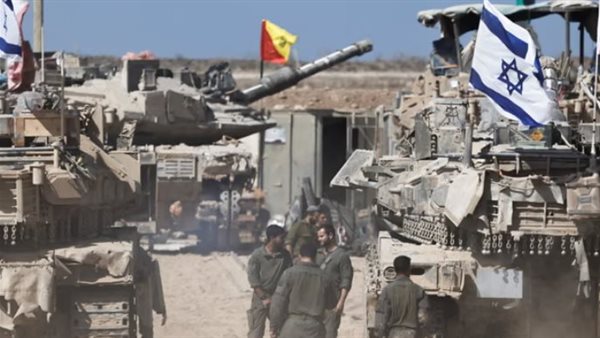 جنود إسرائيليين يقفون