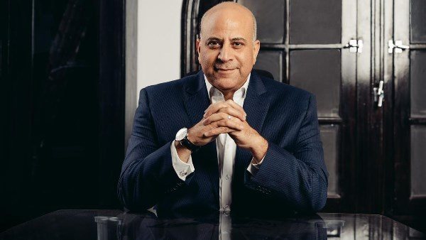  عمرو غلاب، الأمين