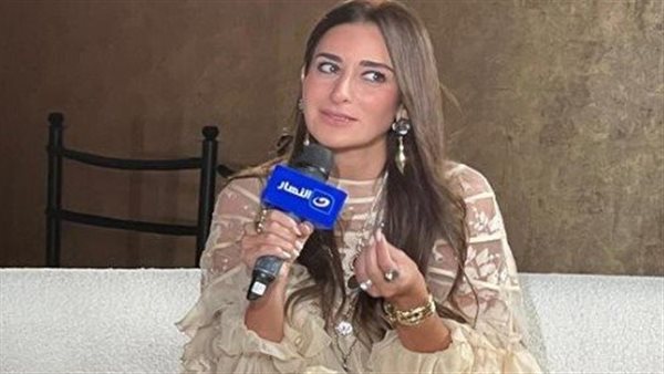 الفنانة أمينة خليل