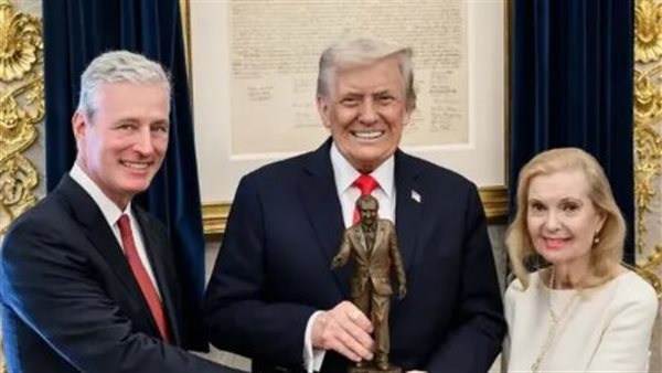 الرئيس الأمريكي دونالد