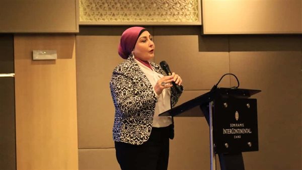 الدكتورة هالة 