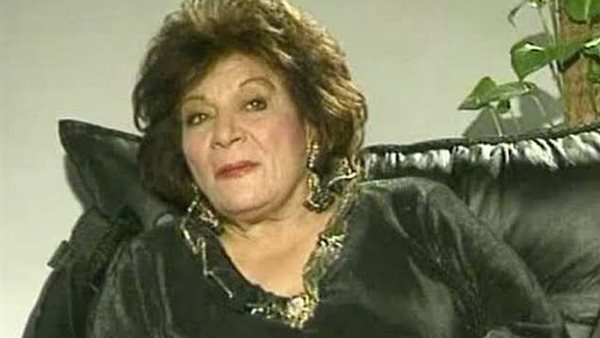 عايدة عبد العزيز