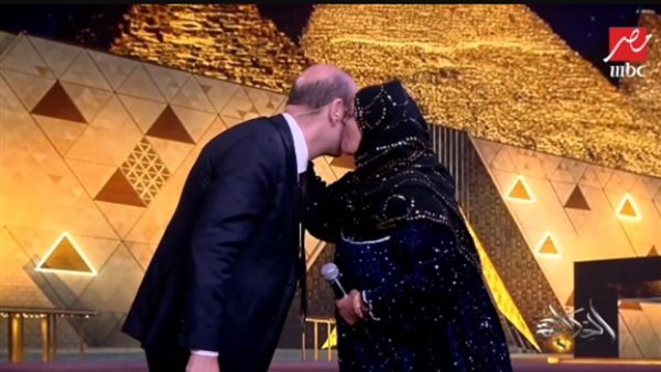 عمرو اديب والحاجة