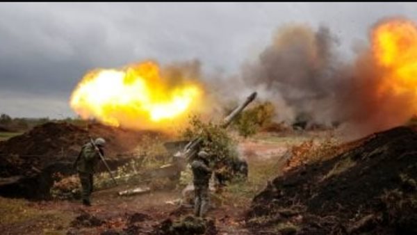 انفجارات عنيفة