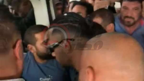 محمد رمضان في جنازة