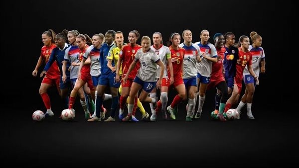 لاعبات كرة القدم