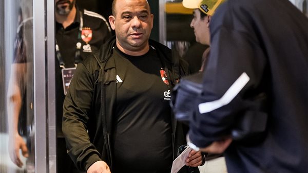  الأهلي يصل استاد