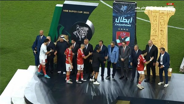 زيزو يرفض مصافحة