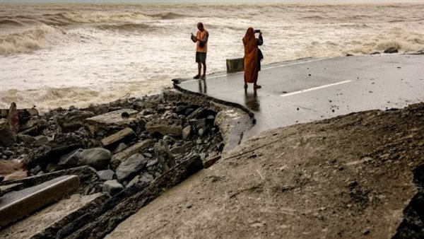 آثار إعصار فونج وونج