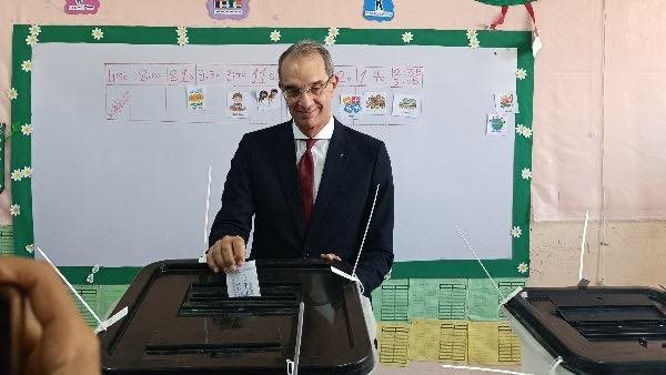 الدكتورعمرو طلعت،