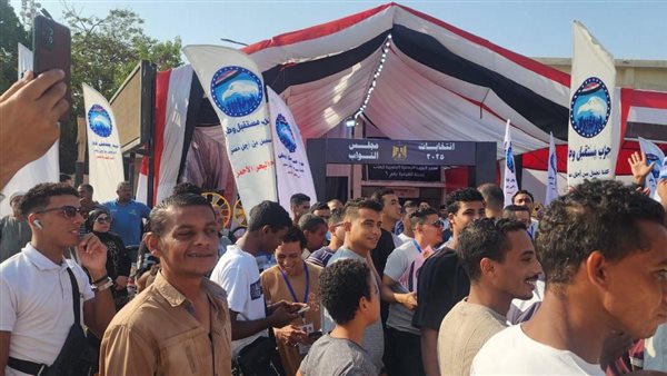 جانب من توافد المواطنون