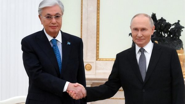 الرئيسان بوتين وتوكايف