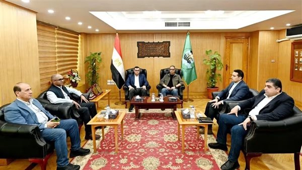 وزير الإسكان 