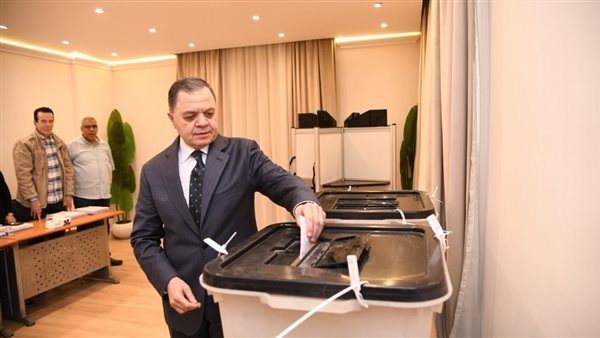 جانب من عملية التصويت