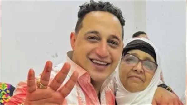 رضا البحراوي ووالدته