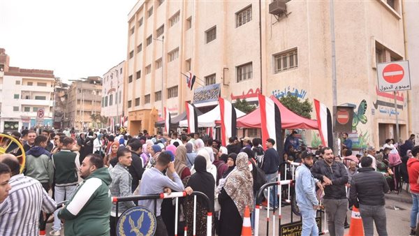 جانب من التوافد في