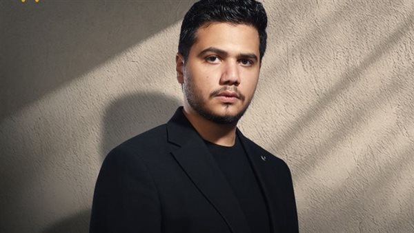 الفنان عمر رياض 