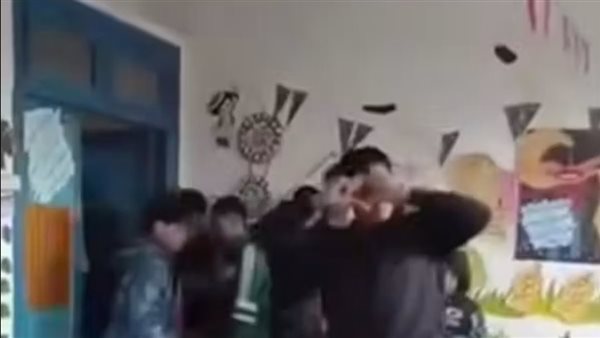 فيديو أزمة معلمة