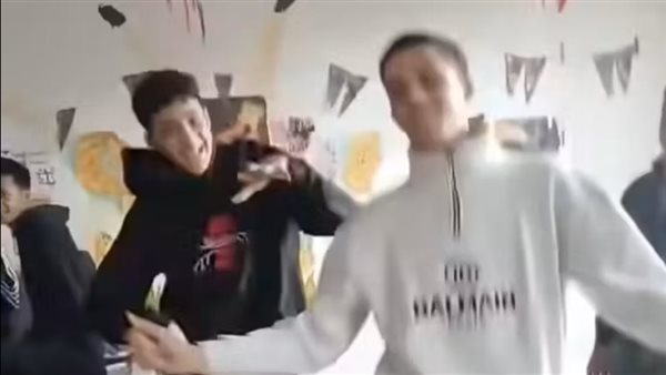 فيديو أزمة معلمة