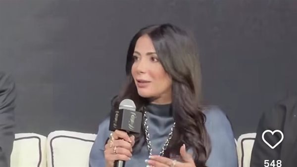 منى زكي في ندوتها