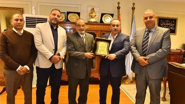 محافظ أسيوط 