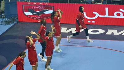  الفريق الأول لكرة السلة سيدات بالنادي الأهلي    