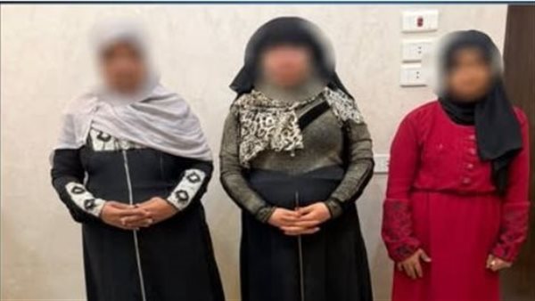 ضبط 3 سيدات في جرجا