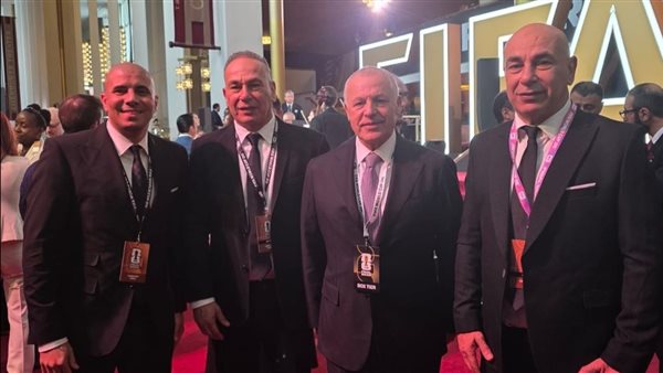 أبوريدة وزيدان مع